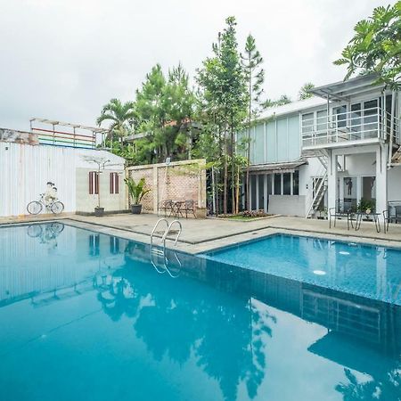 Capital O 852 The Silk At Dago Hotel Bandung Exterior photo