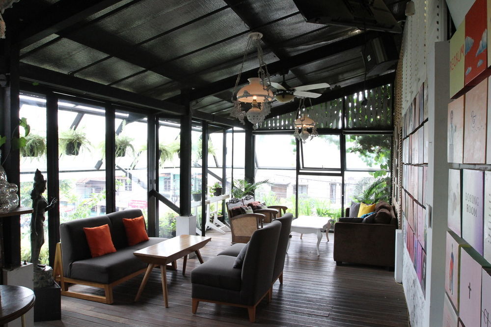 Capital O 852 The Silk At Dago Hotel Bandung Exterior photo