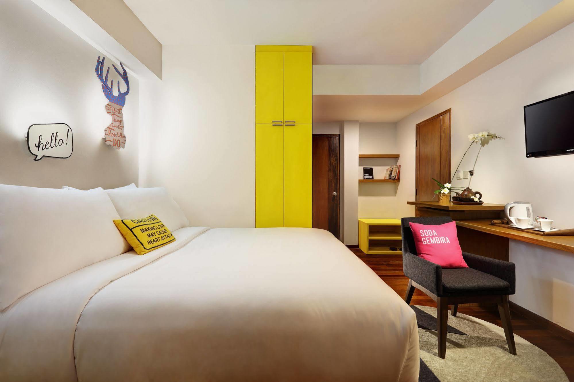 Capital O 852 The Silk At Dago Hotel Bandung Exterior photo
