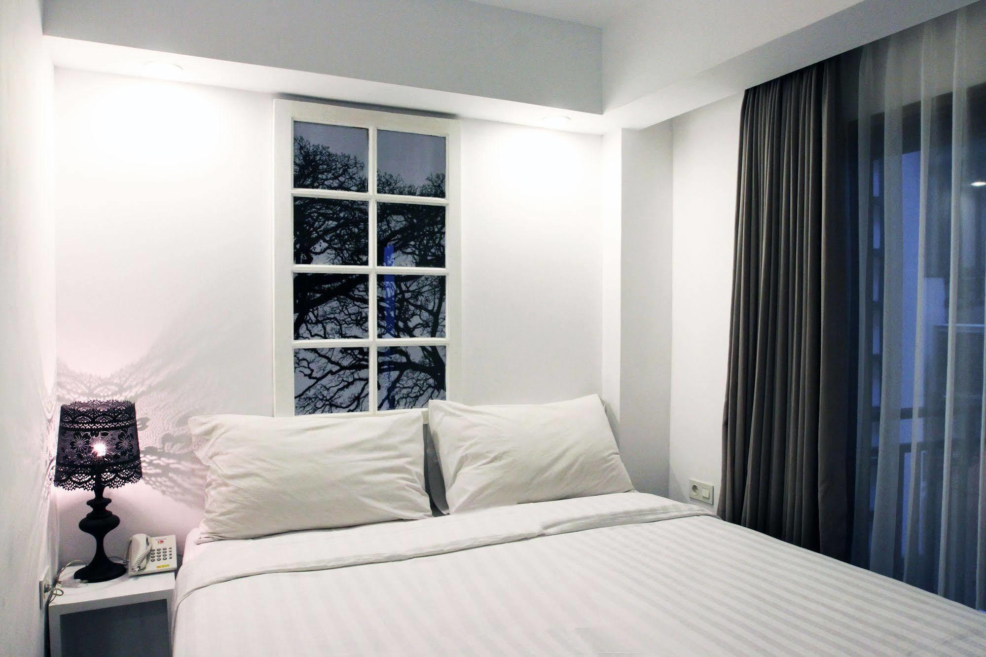 Capital O 852 The Silk At Dago Hotel Bandung Exterior photo