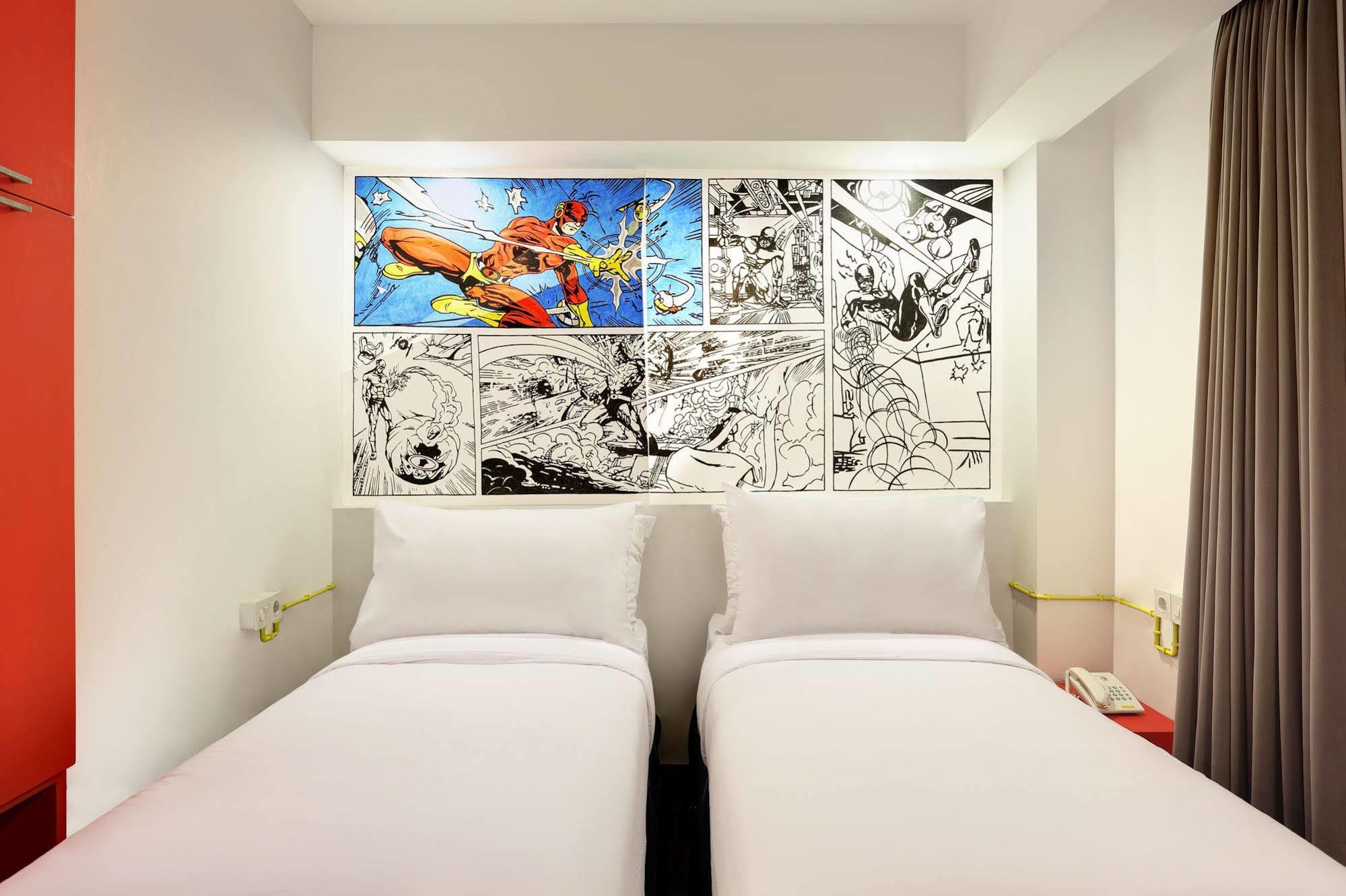 Capital O 852 The Silk At Dago Hotel Bandung Exterior photo